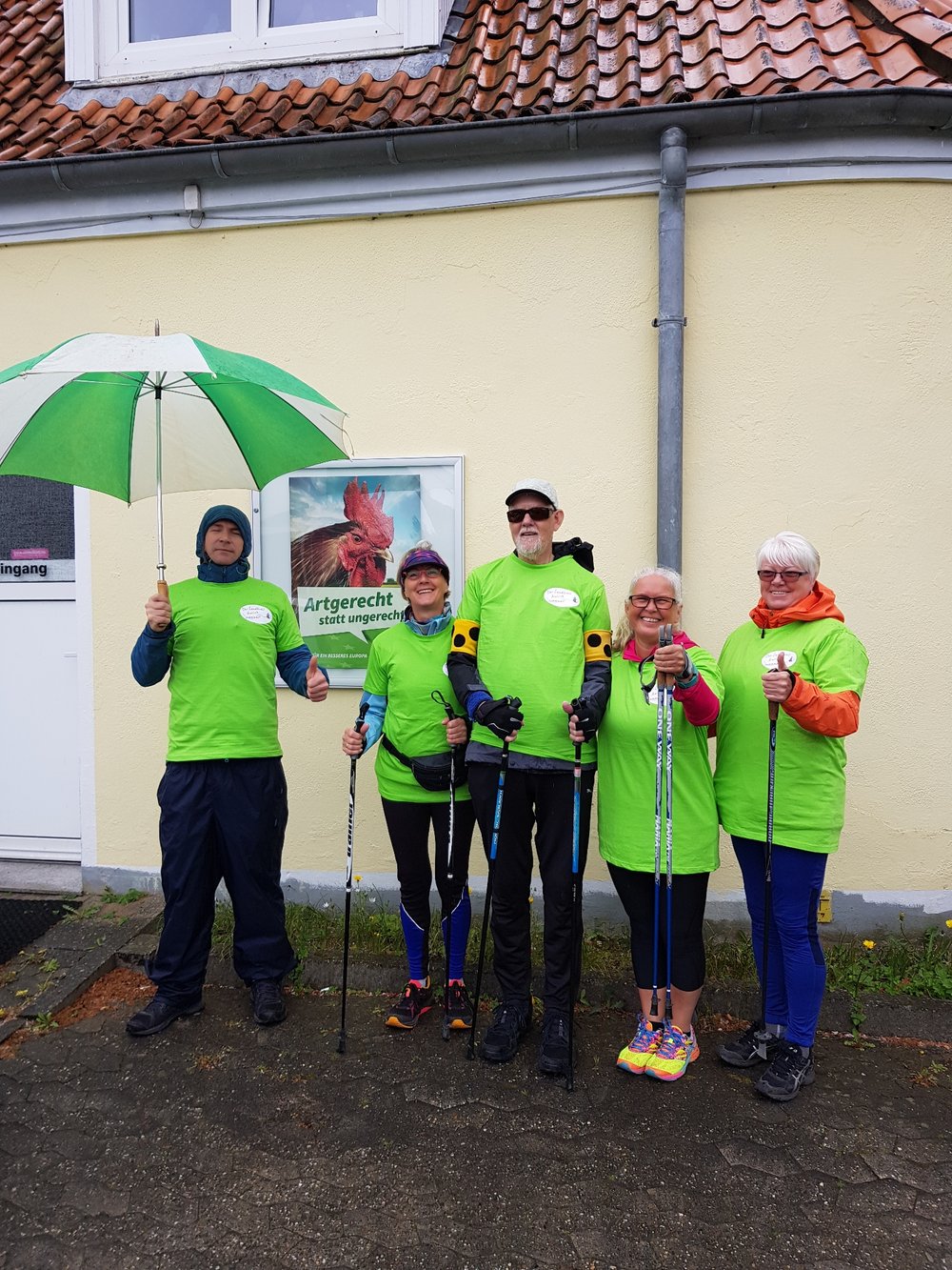 Farbfoto Grüne Laufgruppe Citylauf Norden 2019