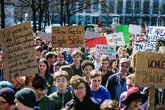 Farbfoto mit Motiv Demonstration Fridays For Future